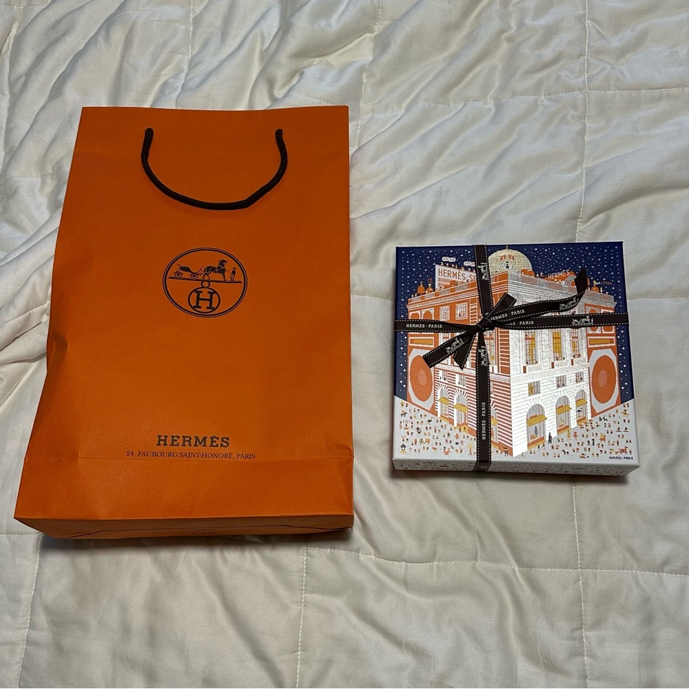 Hermès Orange Gift Bag and Decorative Box